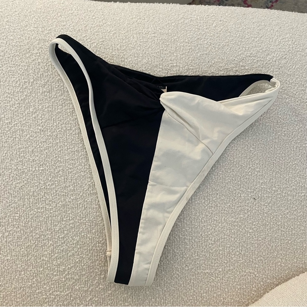 NWT LSPACE Jada Bikini Bottom in Black & Cream in Size Medium - Picture 10 of 10